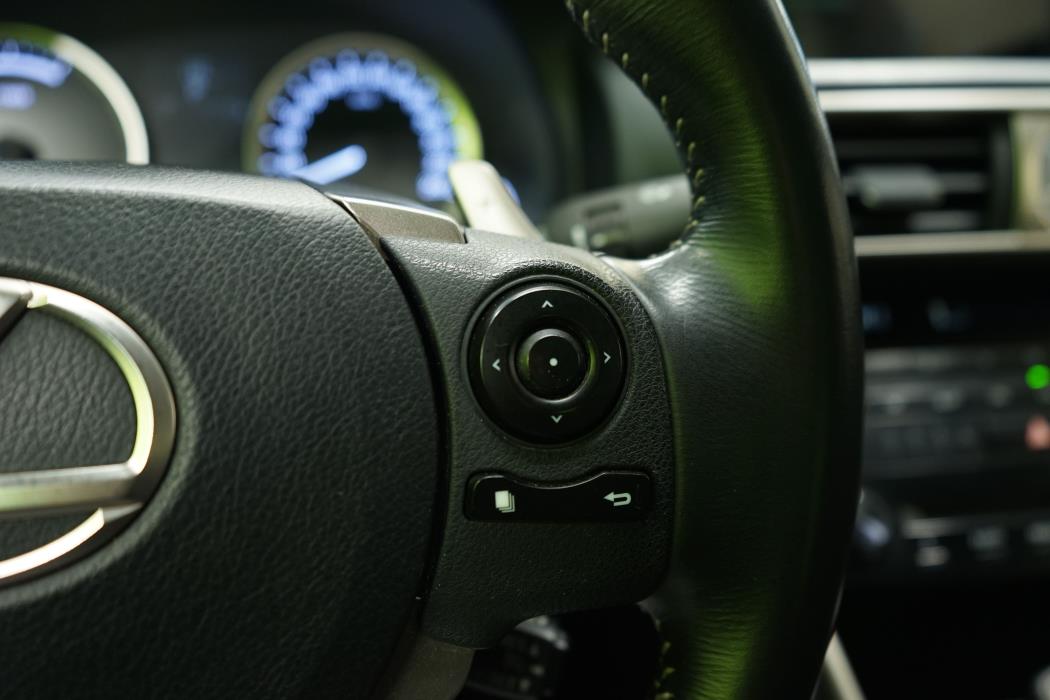 Lexus IS 2013