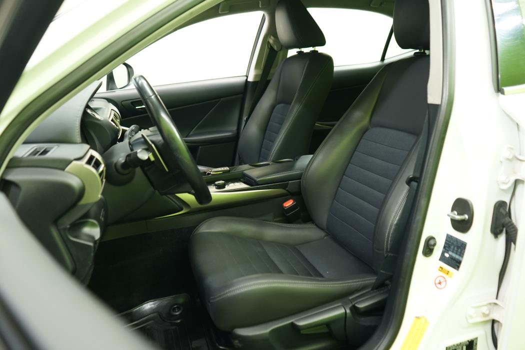 Lexus IS 2013