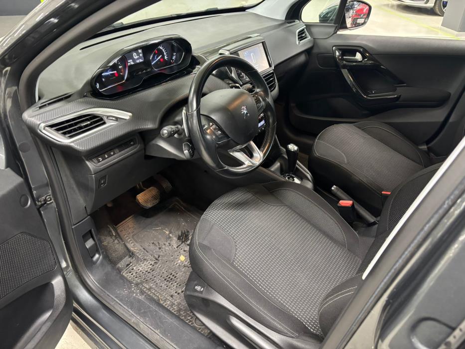 Peugeot 208 2016