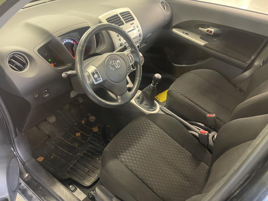 Toyota Urban Cruiser 2010