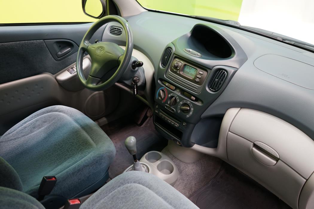 Toyota Yaris Verso 2002