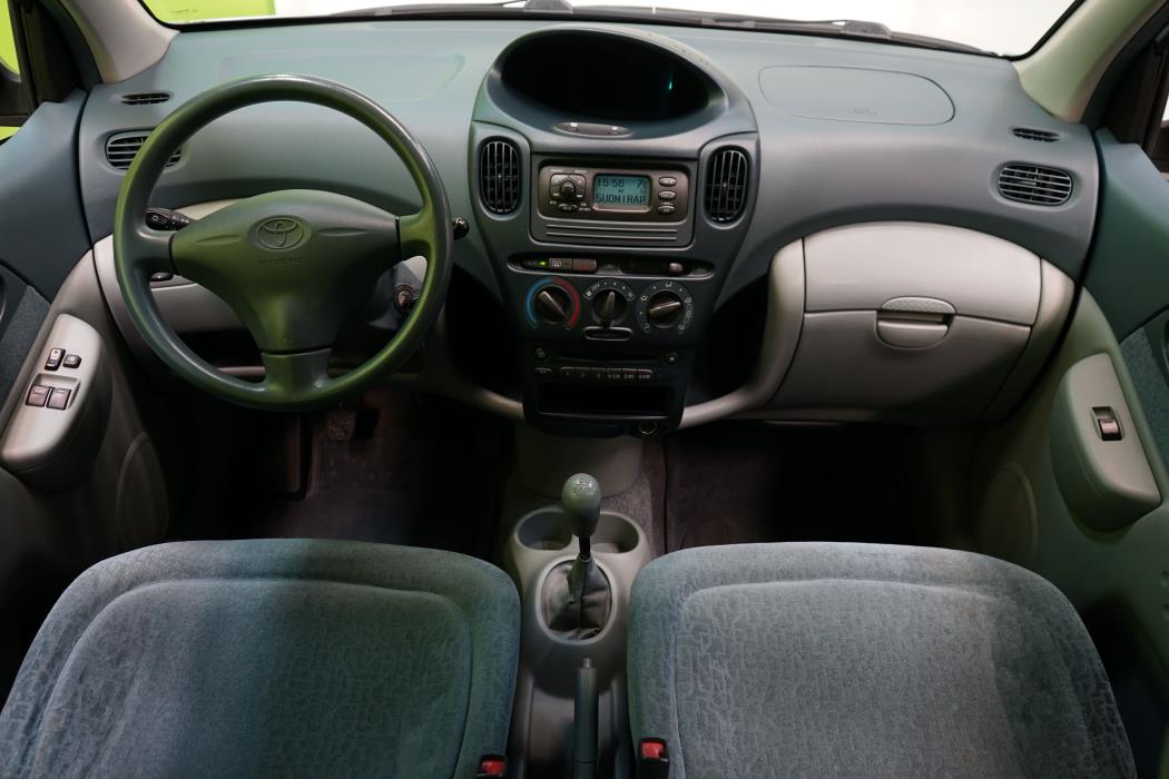 Toyota Yaris Verso 2002