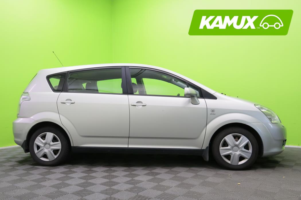 Toyota Corolla Verso 2004