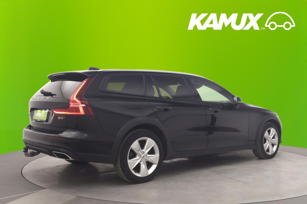 Volvo V60 Cross Country 2022