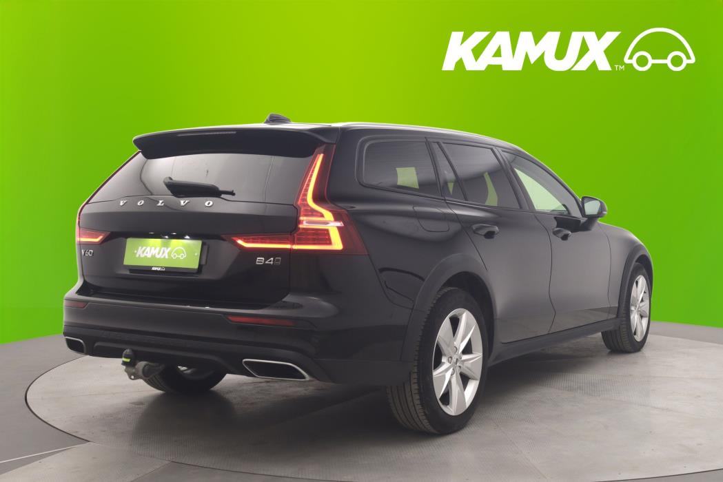 Volvo V60 Cross Country 2022