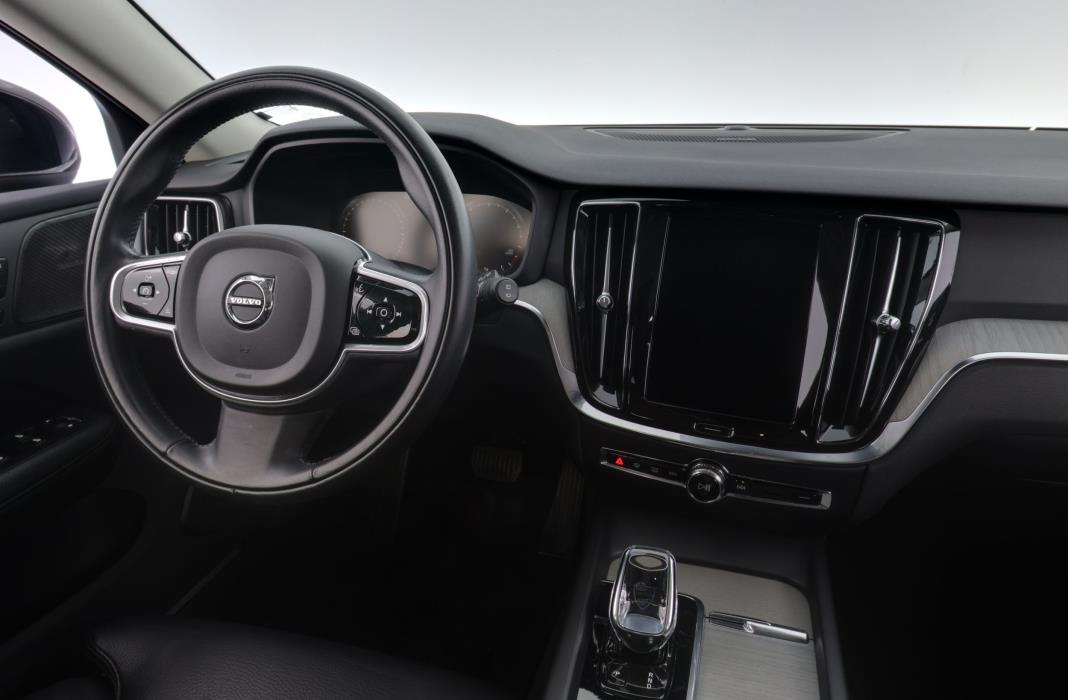 Volvo V60 2022