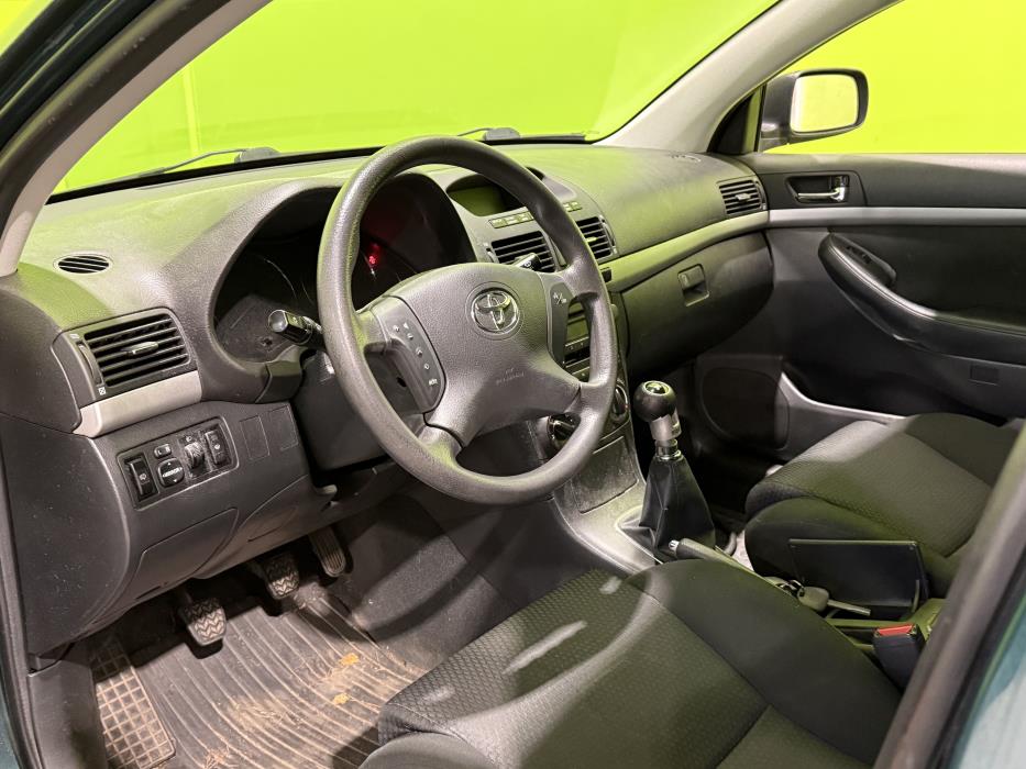 Toyota Avensis 2003