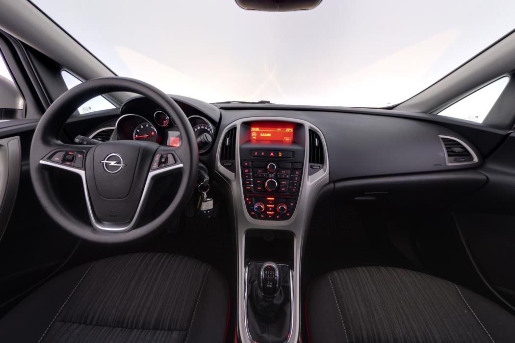 Opel Astra 2011
