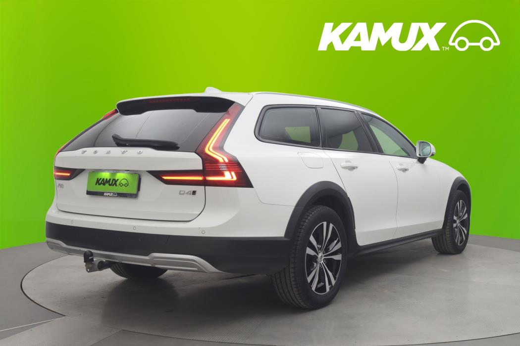Volvo V90 Cross Country 2021