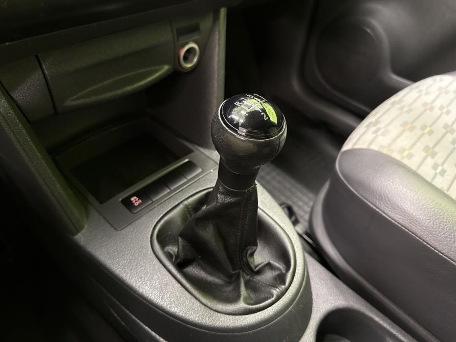 Volkswagen Caddy 2010