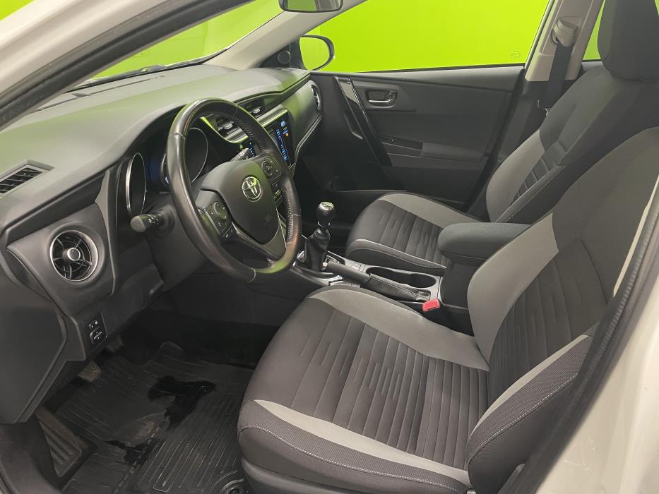 Toyota Auris 2016