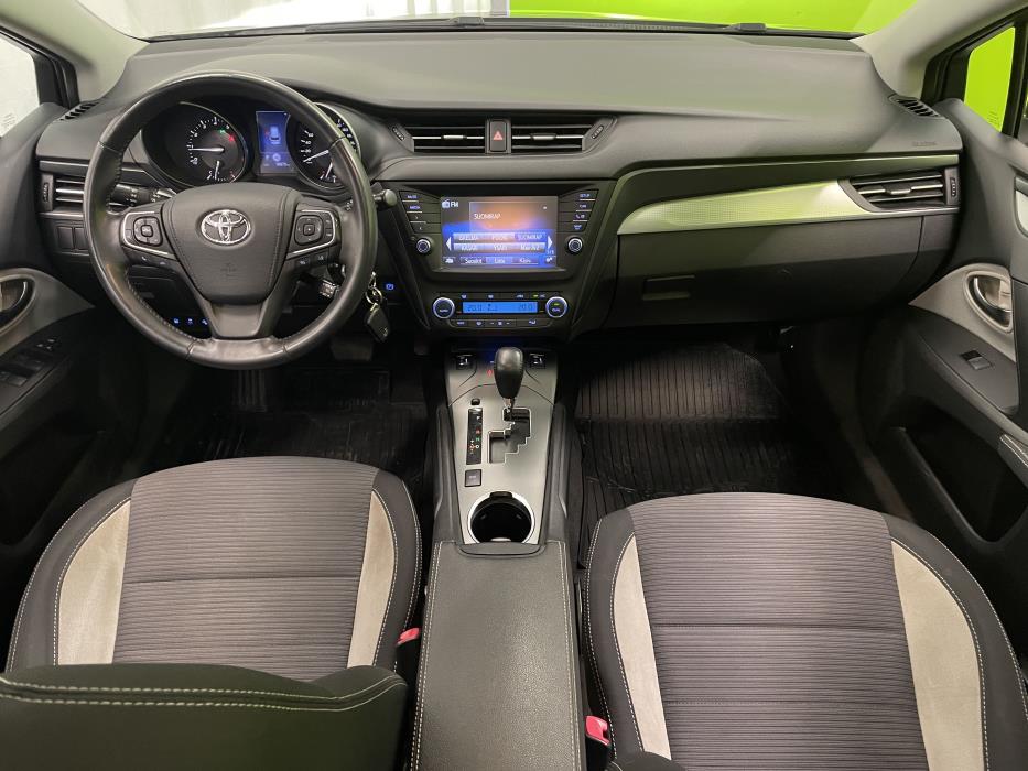 Toyota Avensis 2016