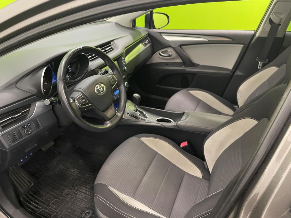 Toyota Avensis 2016