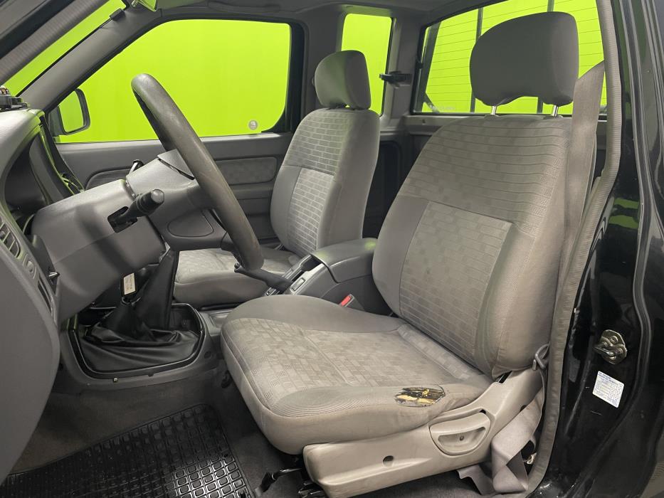 Nissan King Cab 2003