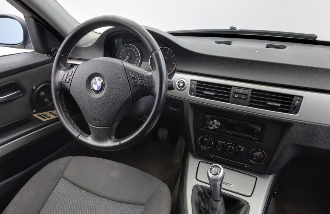 BMW 320 2006