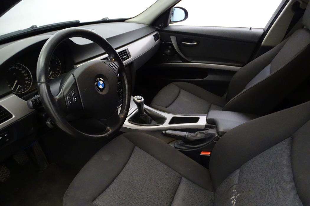 BMW 320 2006