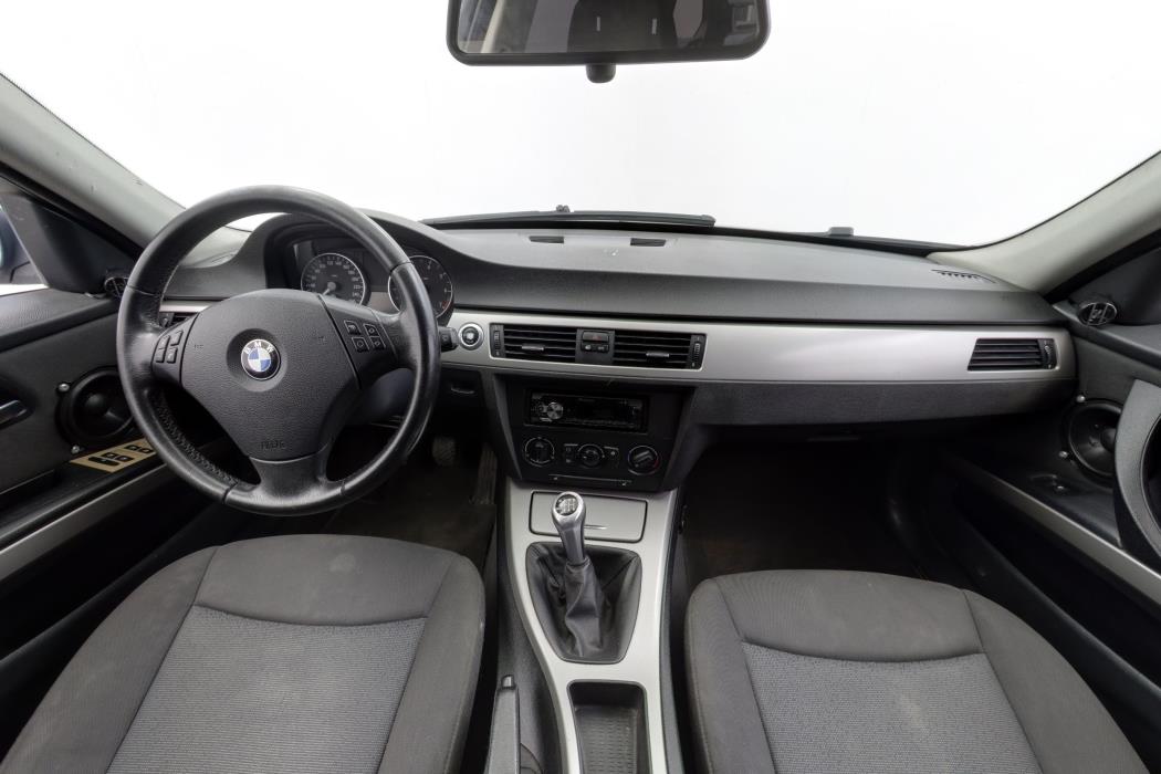 BMW 320 2006