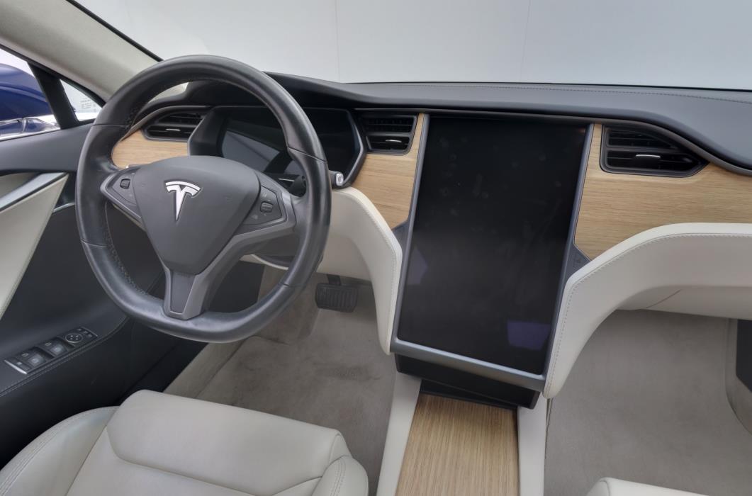 Tesla Model S 2018