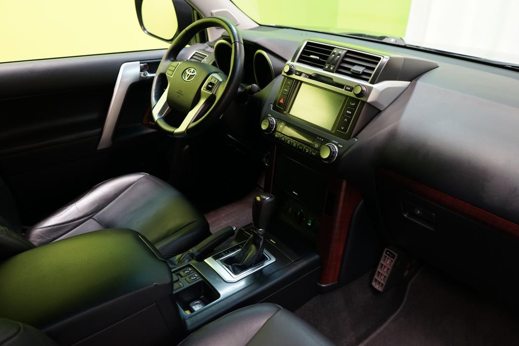 Toyota Land Cruiser 2014