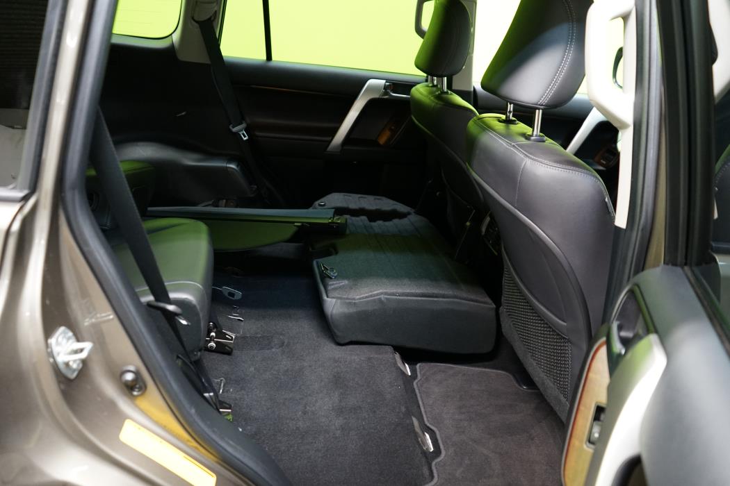 Toyota Land Cruiser 2014
