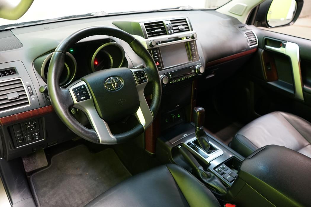 Toyota Land Cruiser 2014