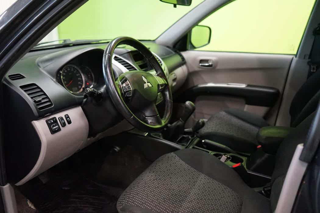 Mitsubishi L200 2013