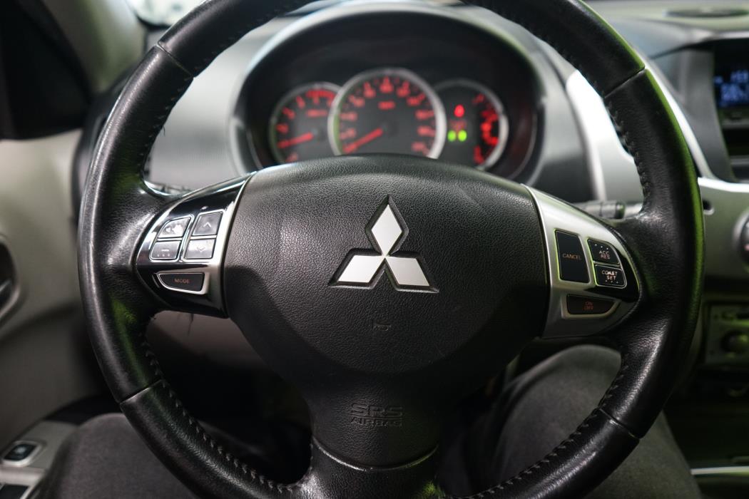 Mitsubishi L200 2013