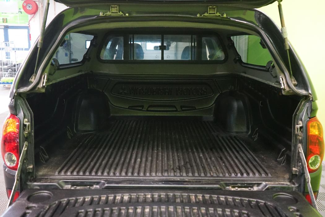 Mitsubishi L200 2013