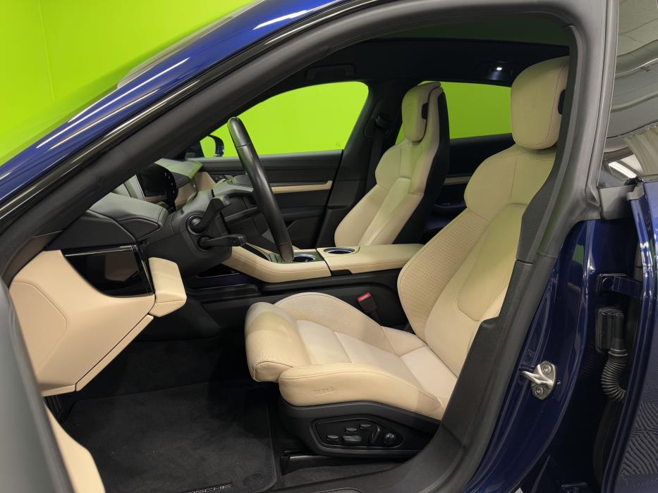Porsche Taycan 2022