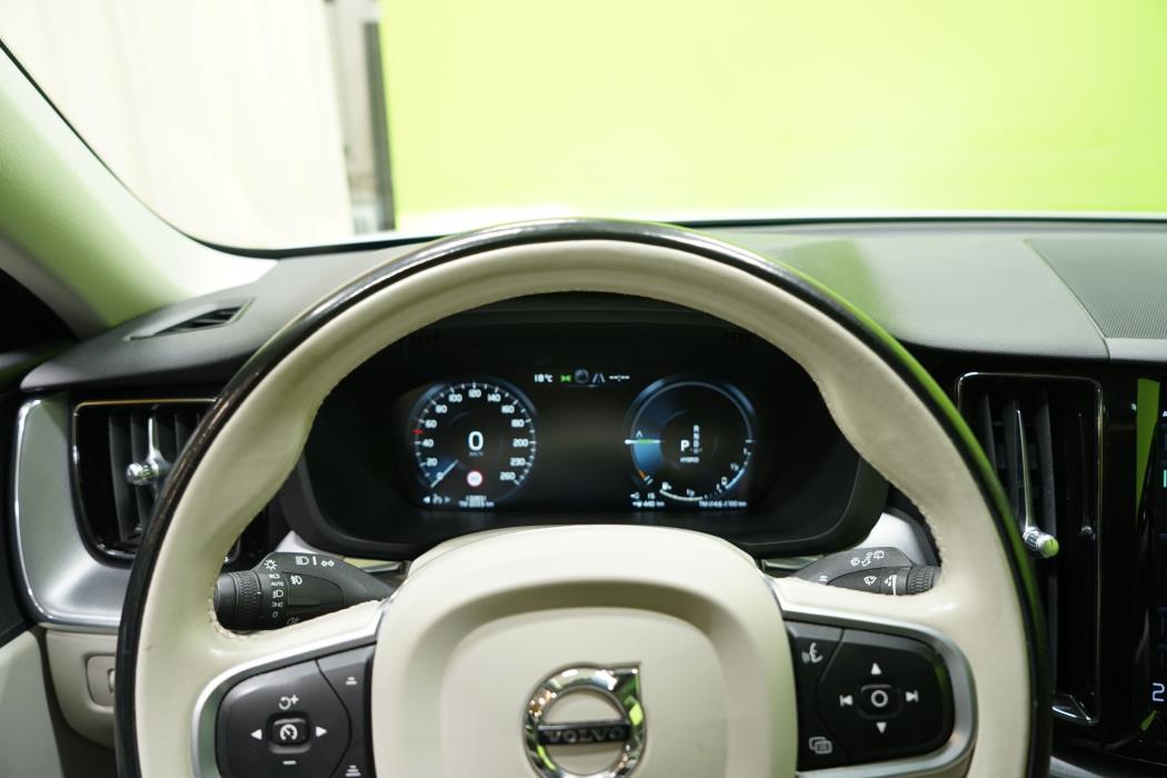 Volvo XC60 2021