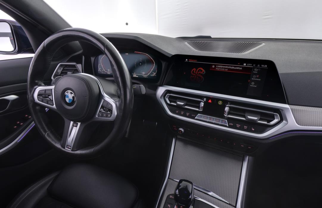 BMW 330 2019