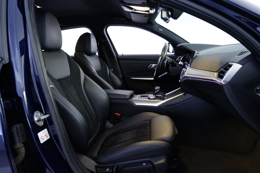 BMW 330 2019