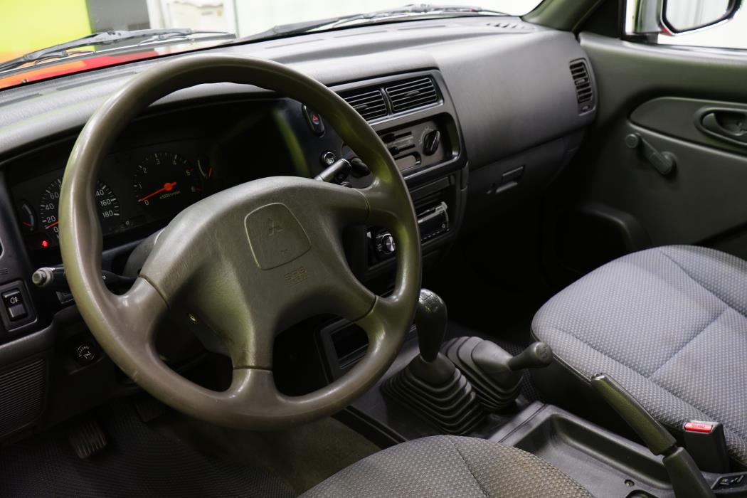 Mitsubishi L200 2003