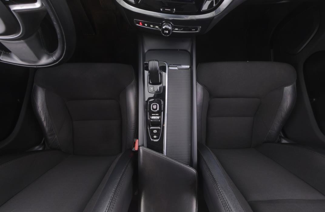 Volvo V60 Cross Country 2021