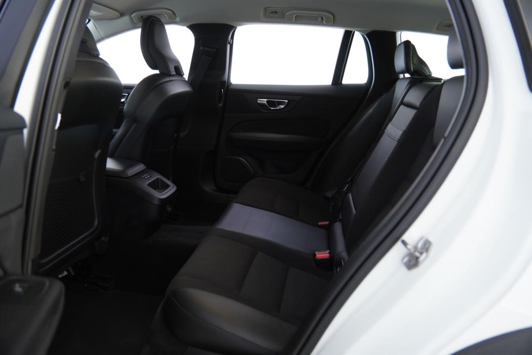 Volvo V60 Cross Country 2021