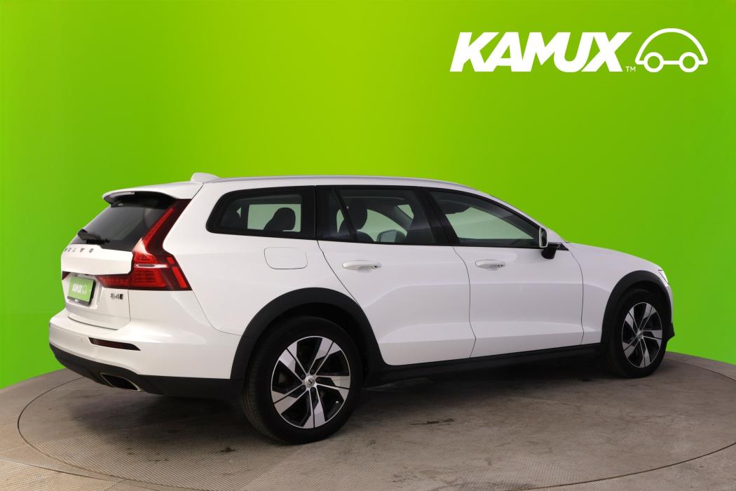 Volvo V60 Cross Country 2021