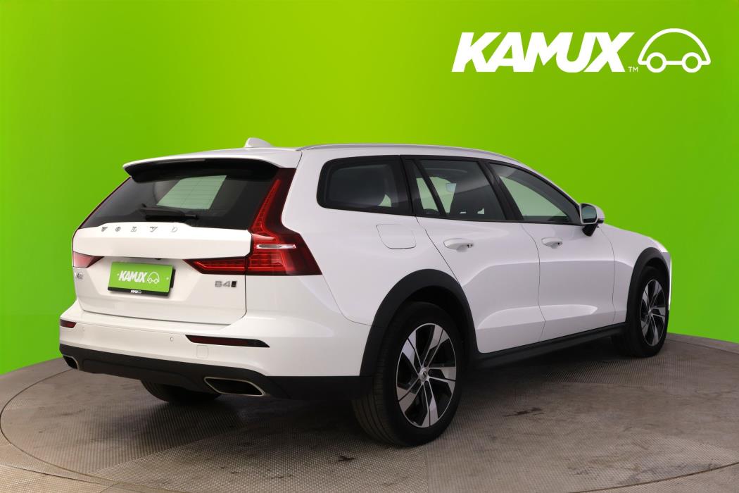 Volvo V60 Cross Country 2021