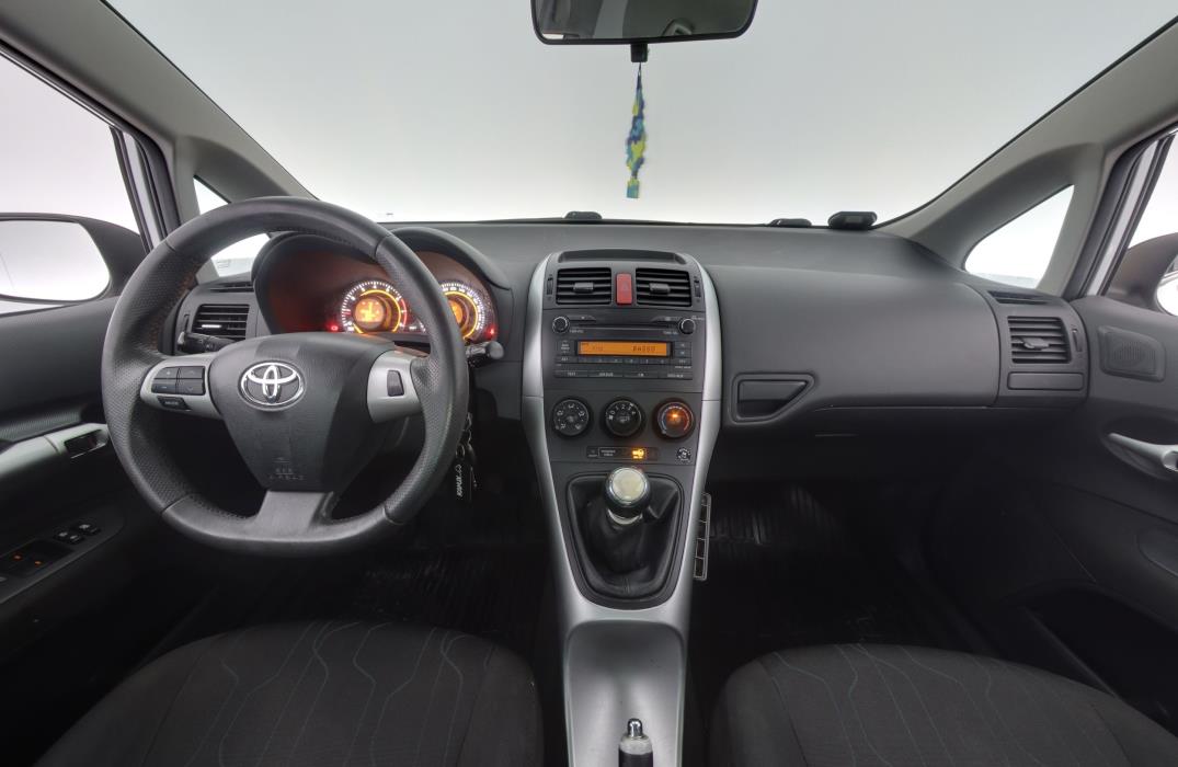 Toyota Auris 2010