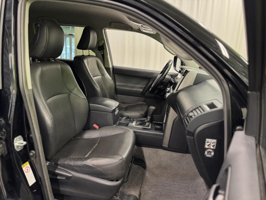 Toyota Land Cruiser 2013