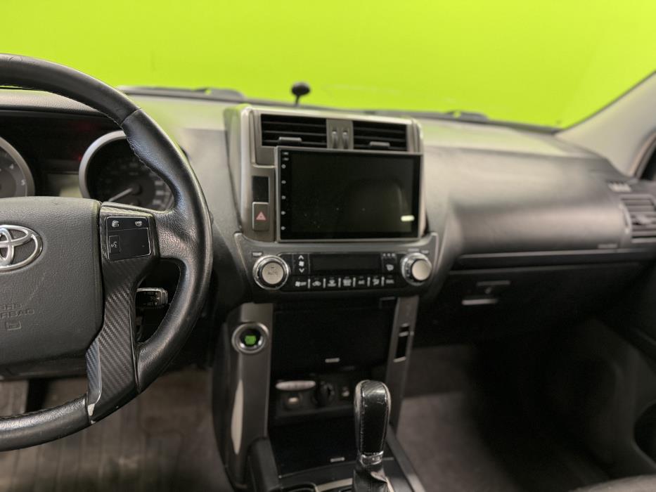 Toyota Land Cruiser 2013