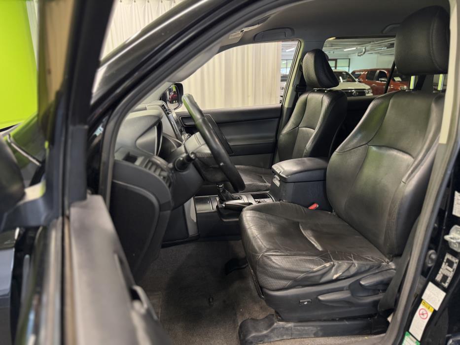 Toyota Land Cruiser 2013