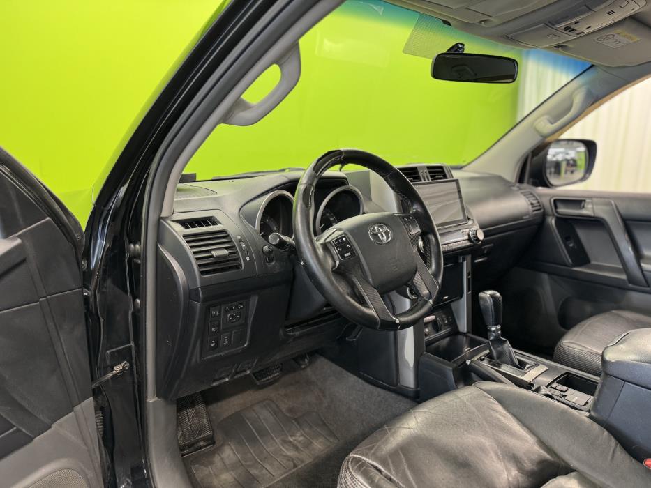 Toyota Land Cruiser 2013