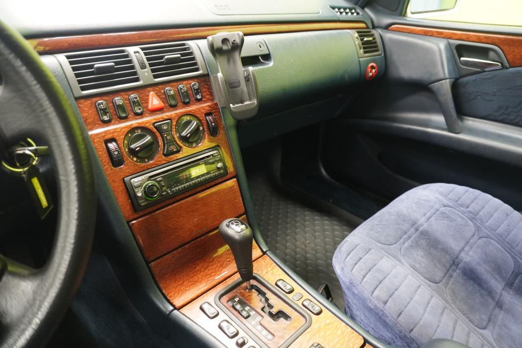 Mercedes-Benz E 1998