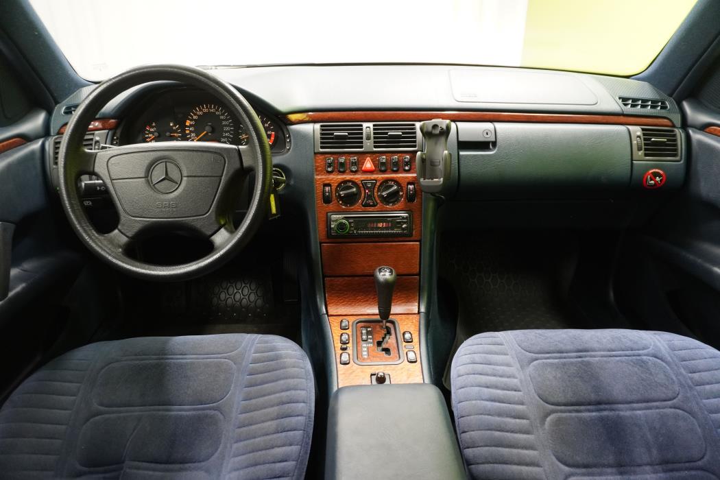 Mercedes-Benz E 1998