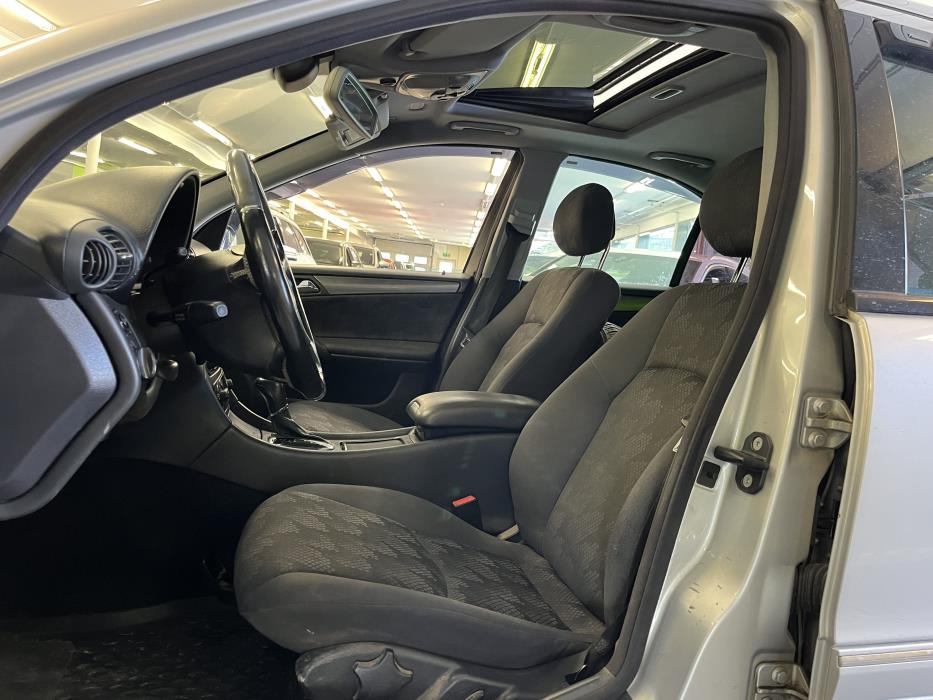 Mercedes-Benz C 2003