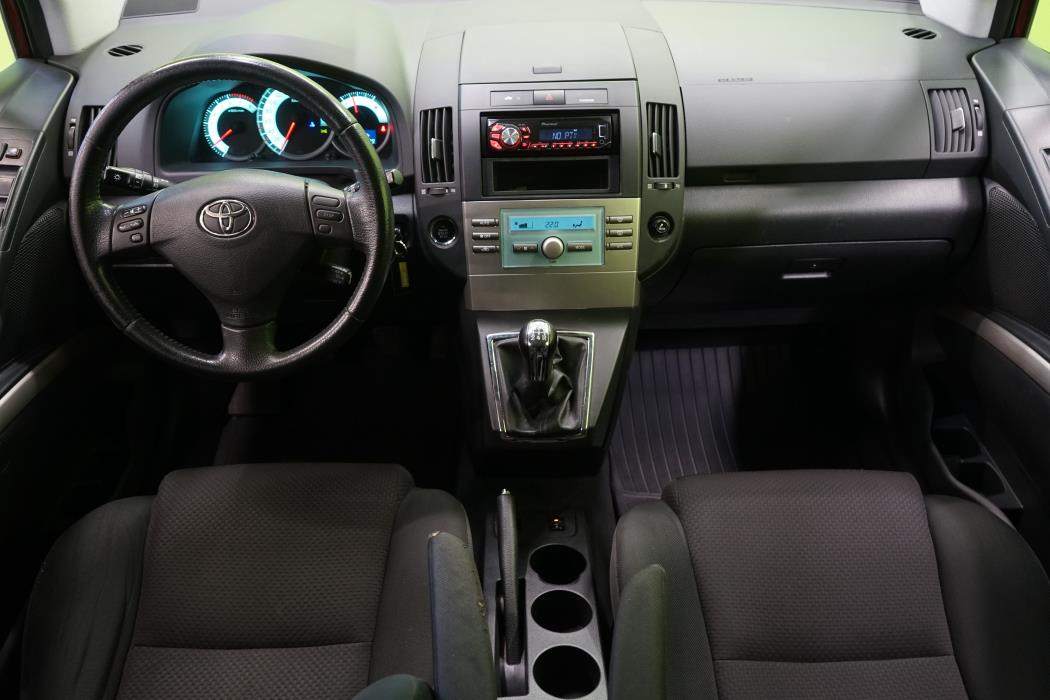 Toyota Corolla Verso 2005