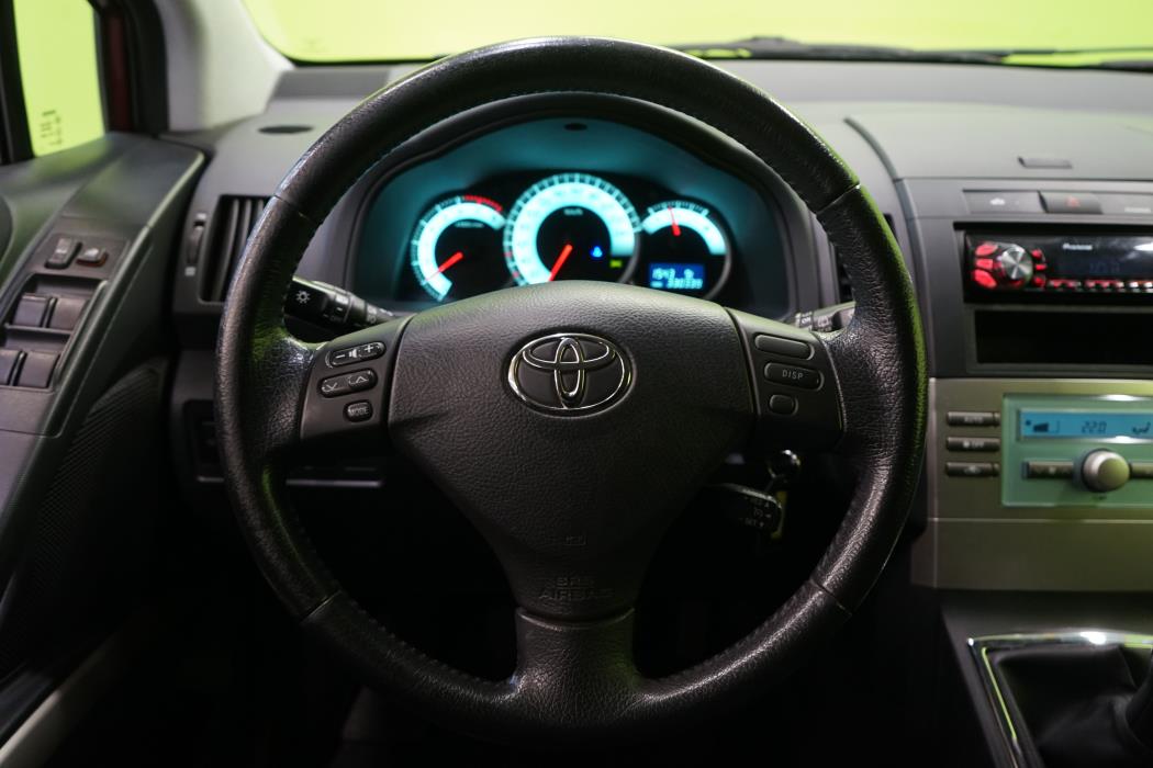 Toyota Corolla Verso 2005