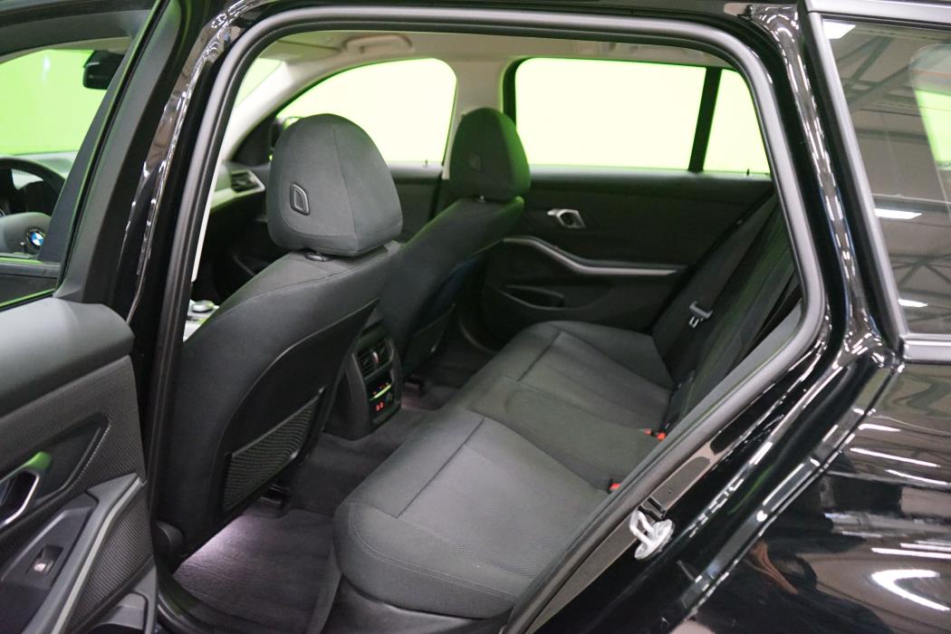 BMW 318 2020