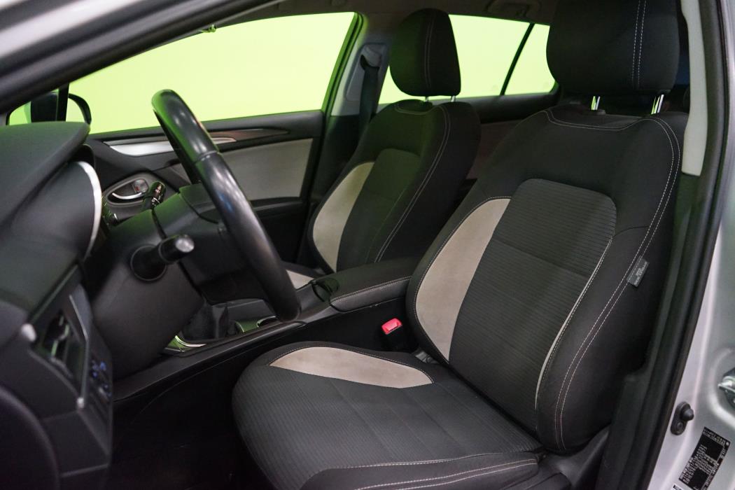 Toyota Avensis 2016
