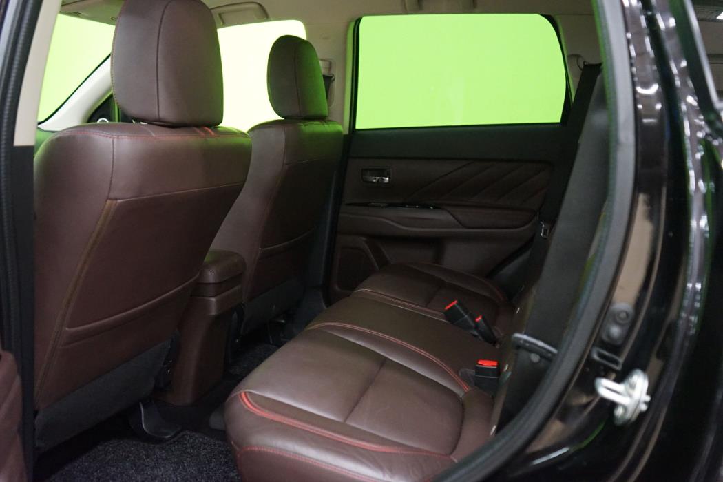 Mitsubishi Outlander PHEV 2017